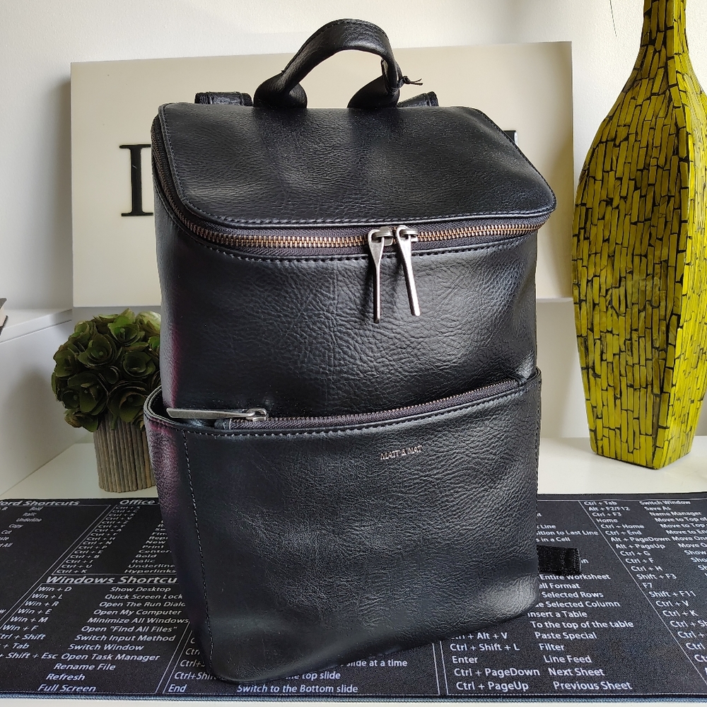 Matt & Nat Brave Vegan Backpack Purity Collection | NWT | Black | Fits 13” Lapto - Picture 6 of 12